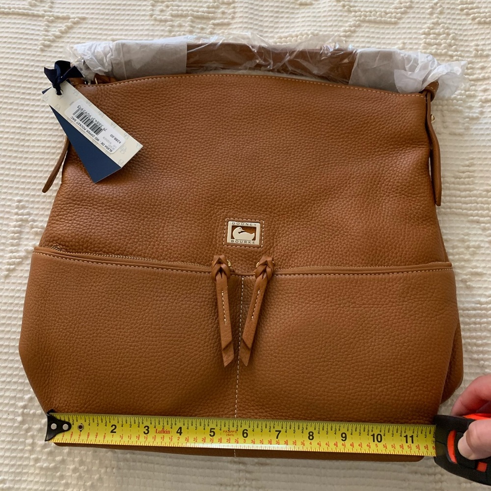Dooney & Bourke medium zipper pocket sac